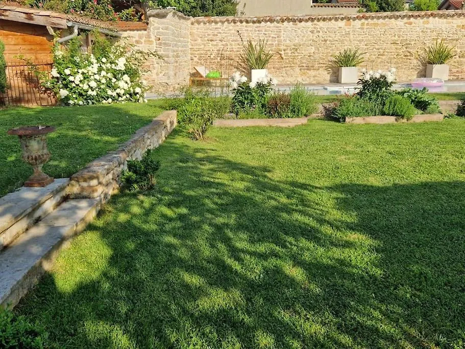 Domaine De Famille Aux Deux Vieux Platanes Villa Saint-Germain-au-Mont-dʼOr