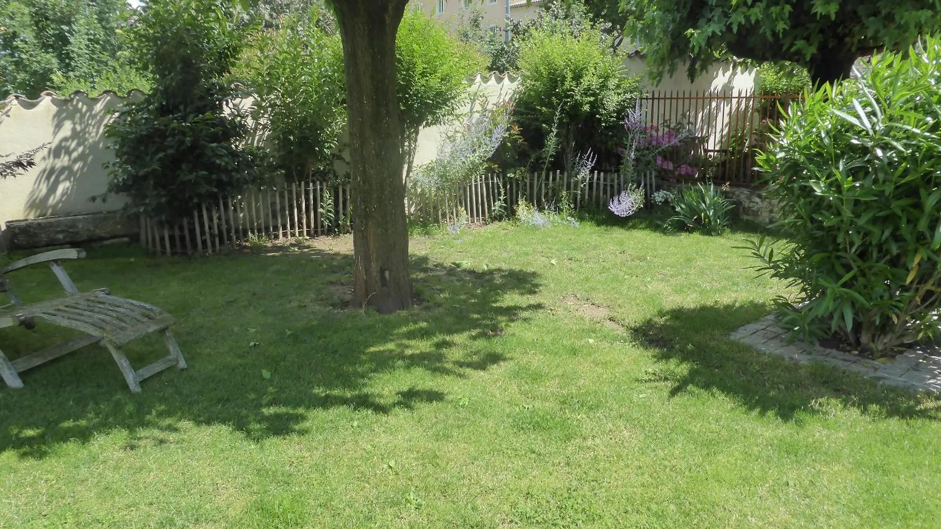 Domaine De Famille Aux Deux Vieux Platanes Villa Saint-Germain-au-Mont-dʼOr